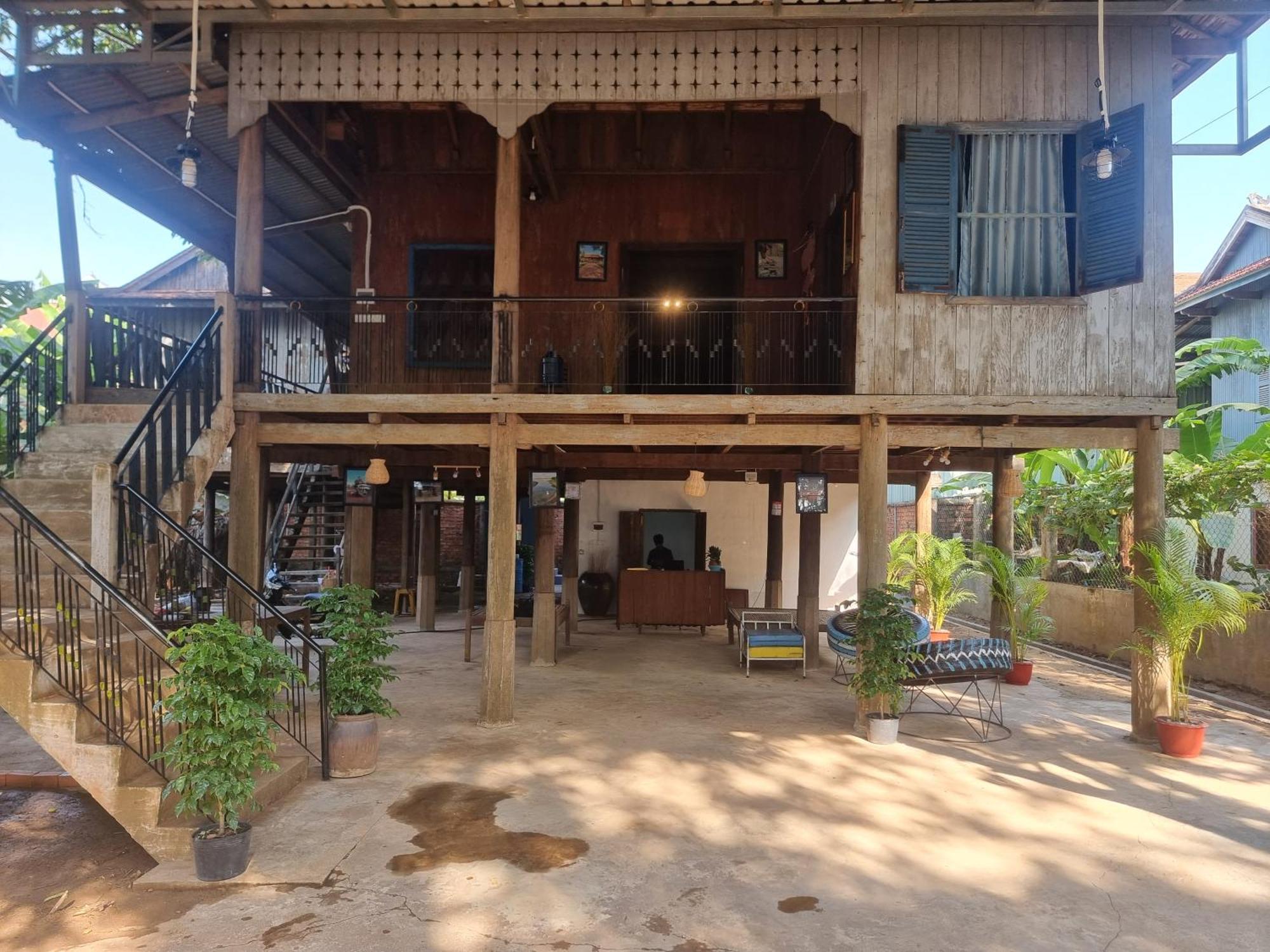 Discover Kratie Homesetay Esterno foto